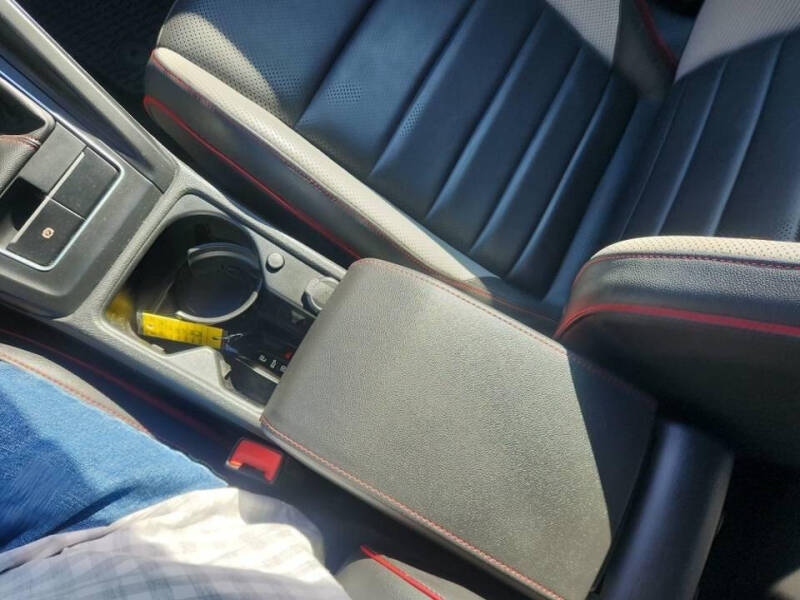 2022 Volkswagen Golf GTI SE