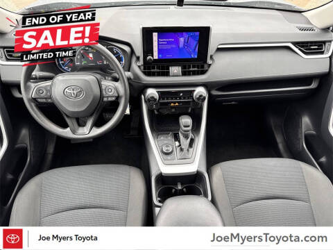 2025 Toyota RAV4 Hybrid LE