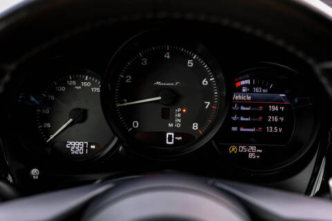 2023 Porsche Macan T