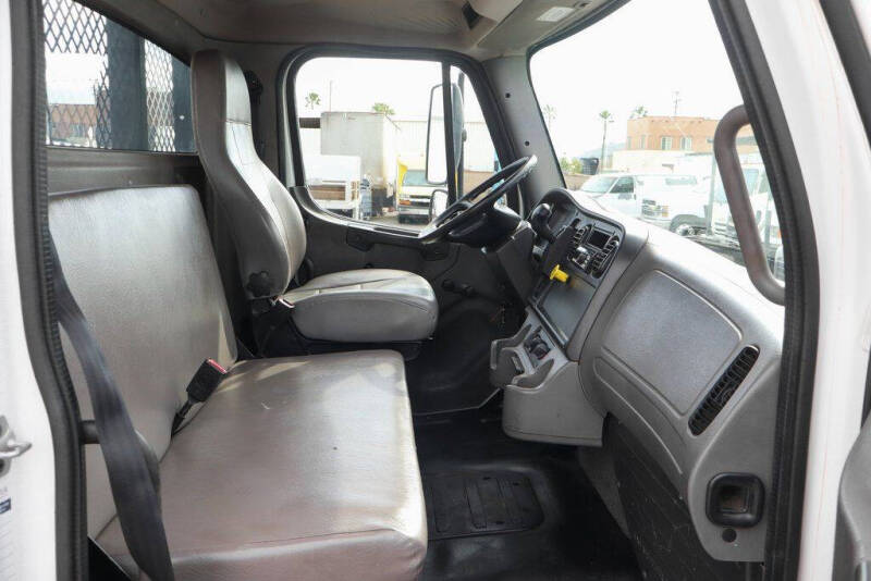 2019 Freightliner M2 106