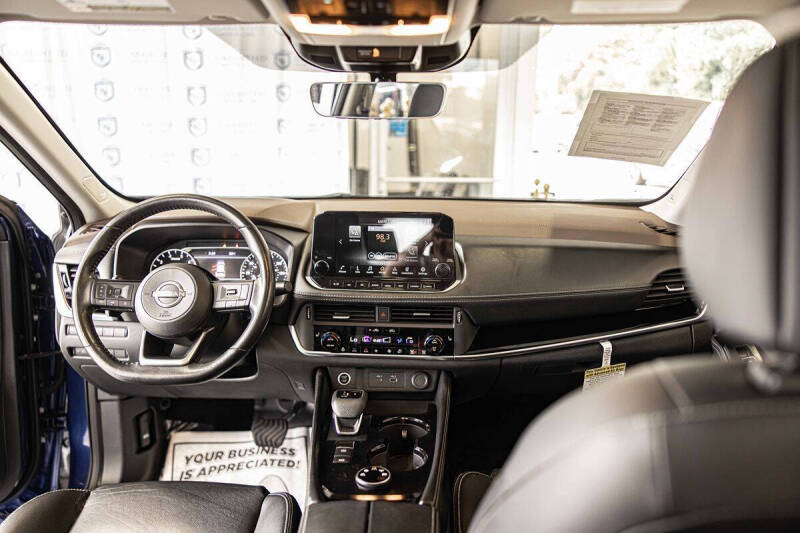 2023 Nissan Rogue SL