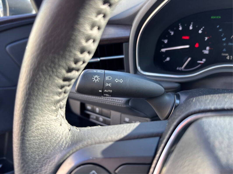 2022 Toyota Avalon XLE