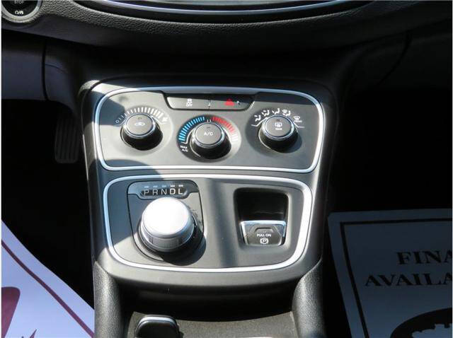 2017 Chrysler 200 LX