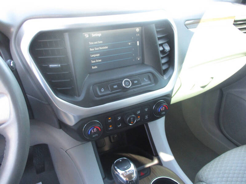 2017 GMC Acadia SLE-1