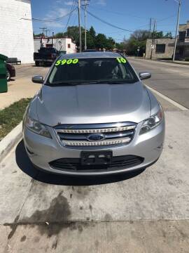2010 Ford Taurus for sale at Square Business Automotive in Milwaukee WI