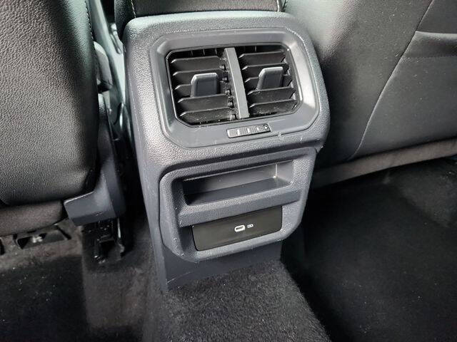 2024 Volkswagen Taos SE