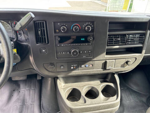 2025 Chevrolet Express 2500
