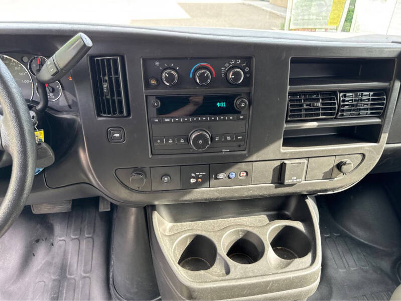 2025 Chevrolet Express 2500