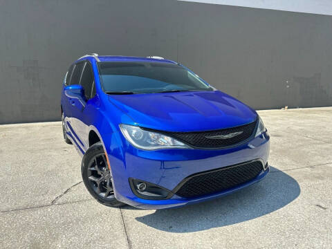 2018 Chrysler Pacifica Touring L