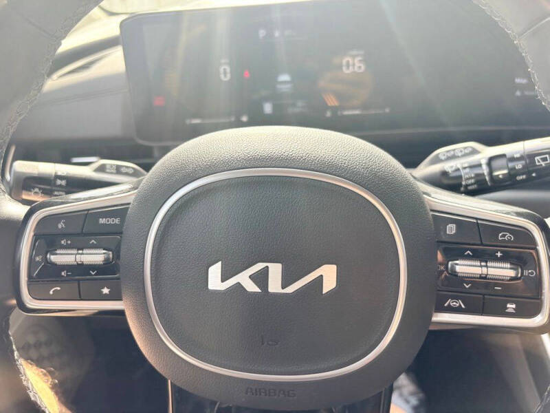 2025 Kia Carnival LXS