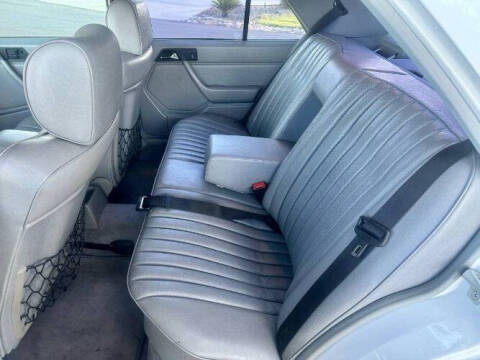 1986 Mercedes-Benz 300-Class