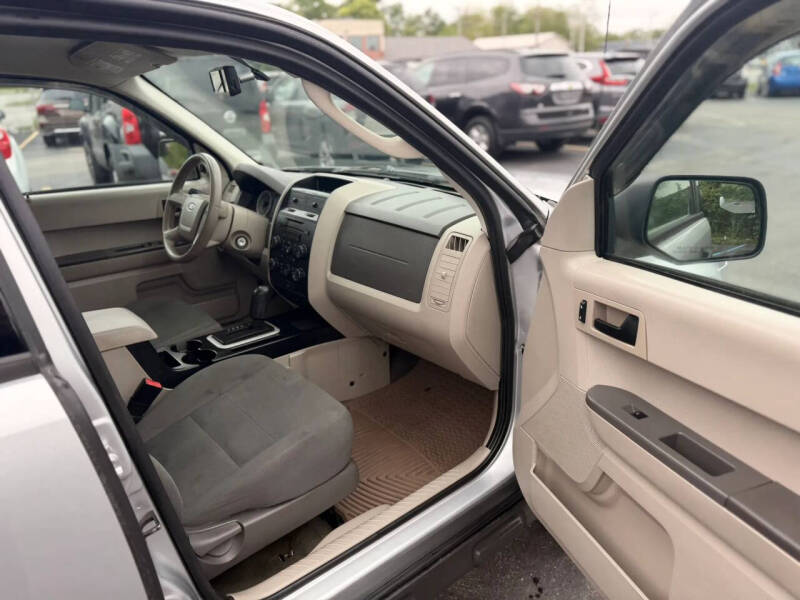 2010 Ford Escape XLS