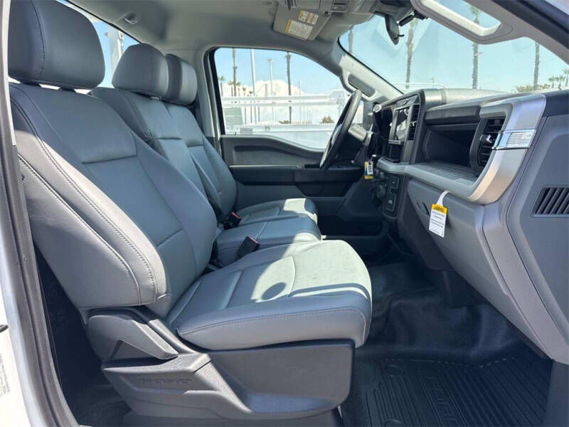 2025 Ford F-350 Super Duty XL