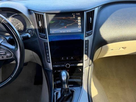 2015 Infiniti Q50 Premium