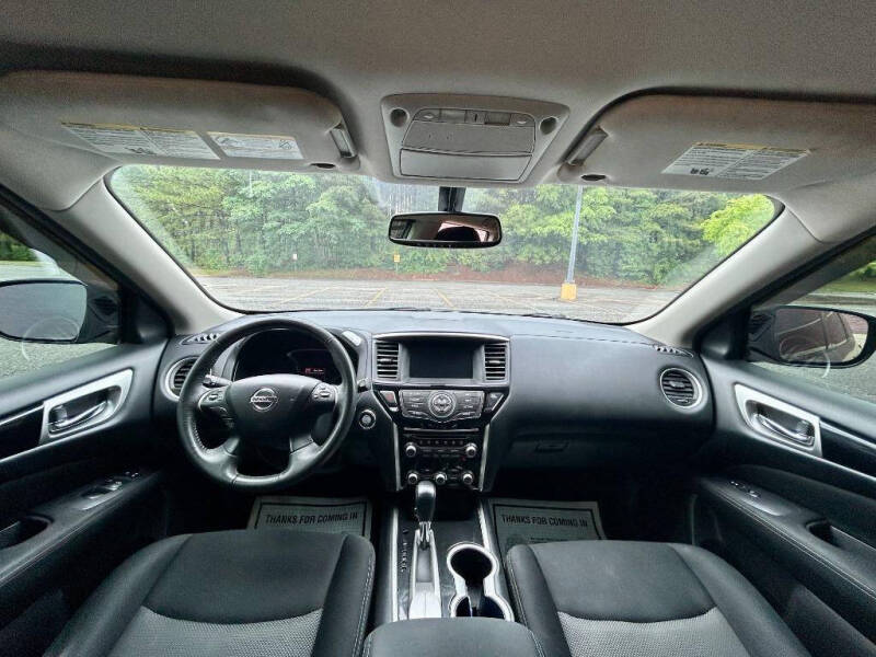 2017 Nissan Pathfinder SV