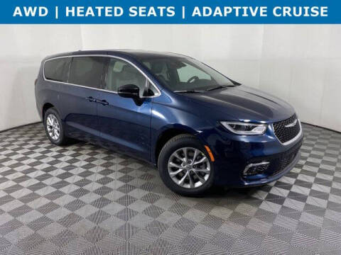 2025 Chrysler Pacifica for sale at Wally Armour Chrysler Dodge Jeep Ram in Alliance OH