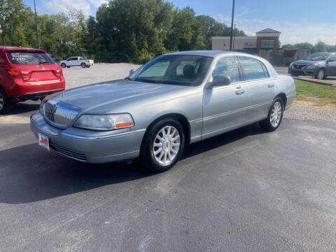 2006 Lincoln Town Car for sale at McCully's Automotive - Under $10,000 in Benton KY