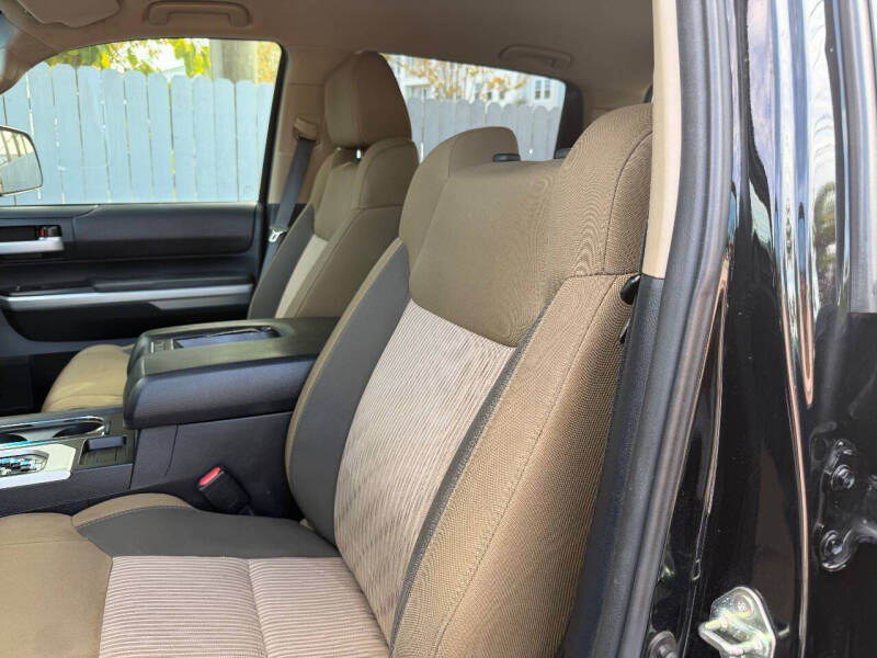 2015 Toyota Tundra SR5