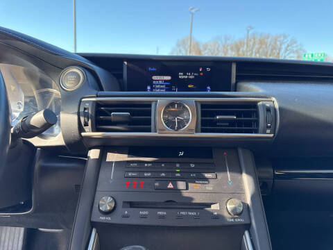 2019 Lexus IS 300