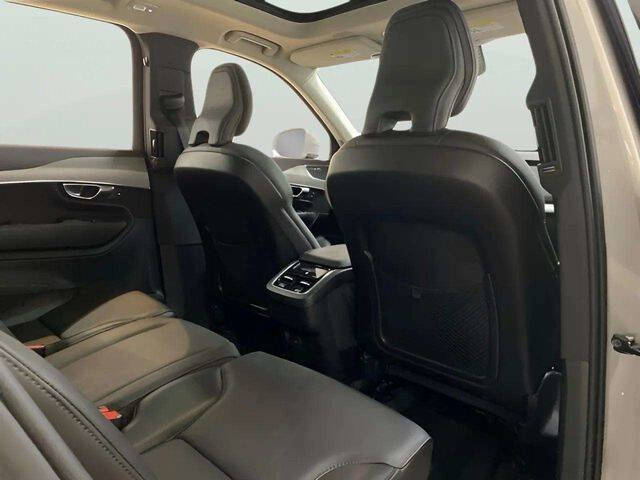 2025 Volvo XC90 B5 Core Bright Theme