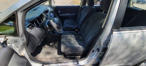 2011 Nissan Versa 1.8 S