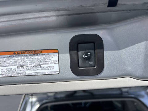 2016 Toyota Sienna SE Premium 8-Passenger