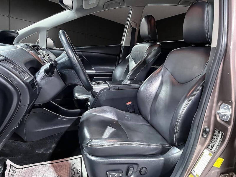 2016 Toyota Prius v