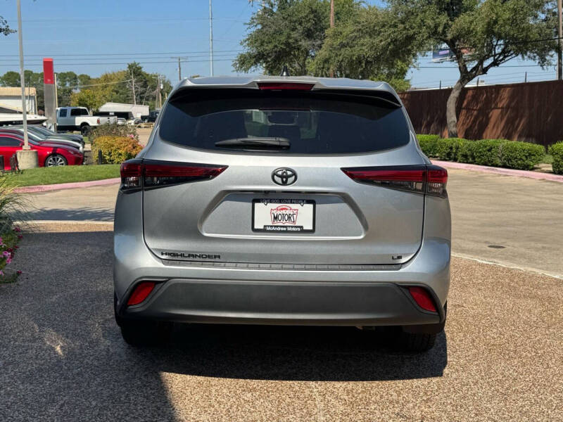 2022 Toyota Highlander LE