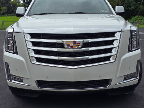 2017 Cadillac Escalade Luxury
