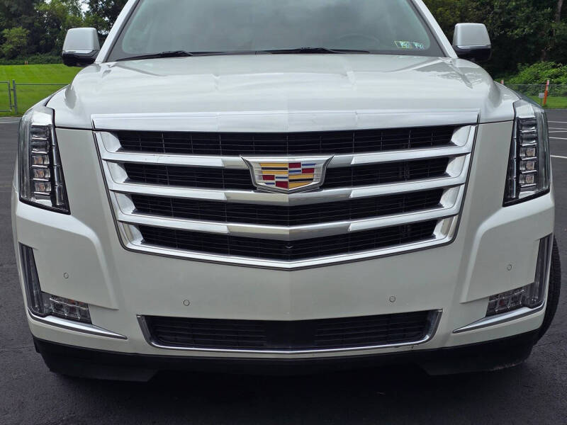 2017 Cadillac Escalade Luxury