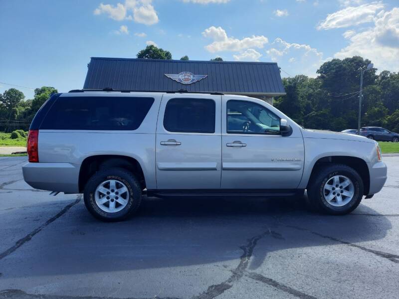 2007 GMC Yukon XL for sale at G AND J MOTORS in Elkin NC