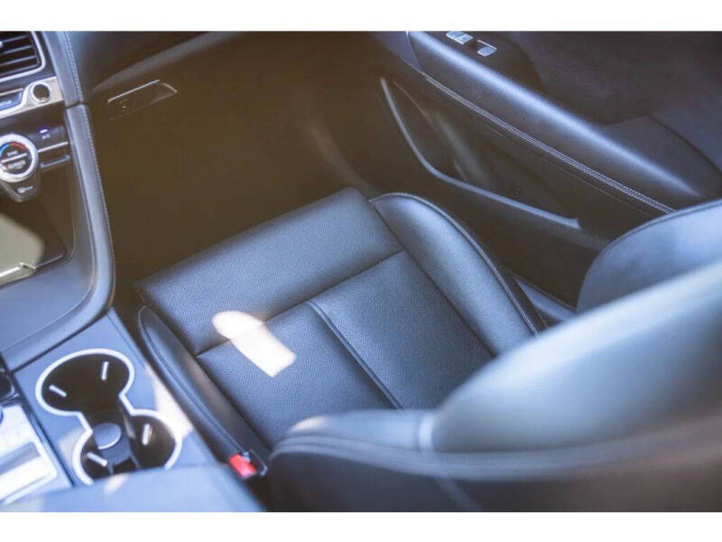 2020 Genesis G70 2.0T