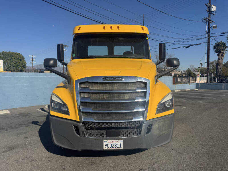 2020 Freightliner Cascadia
