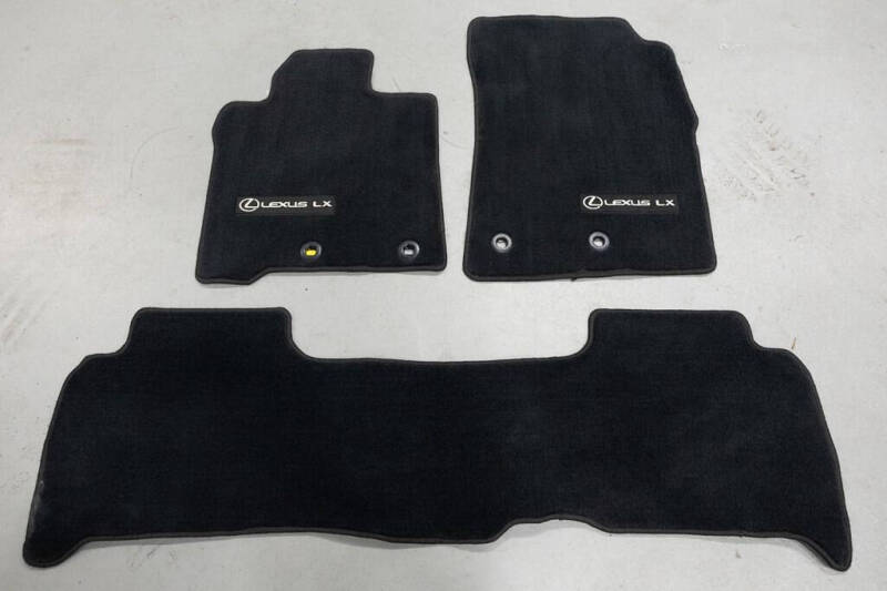 2021 Lexus LX 570 Three-Row