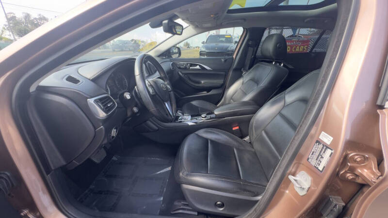 2018 Infiniti QX30 Premium