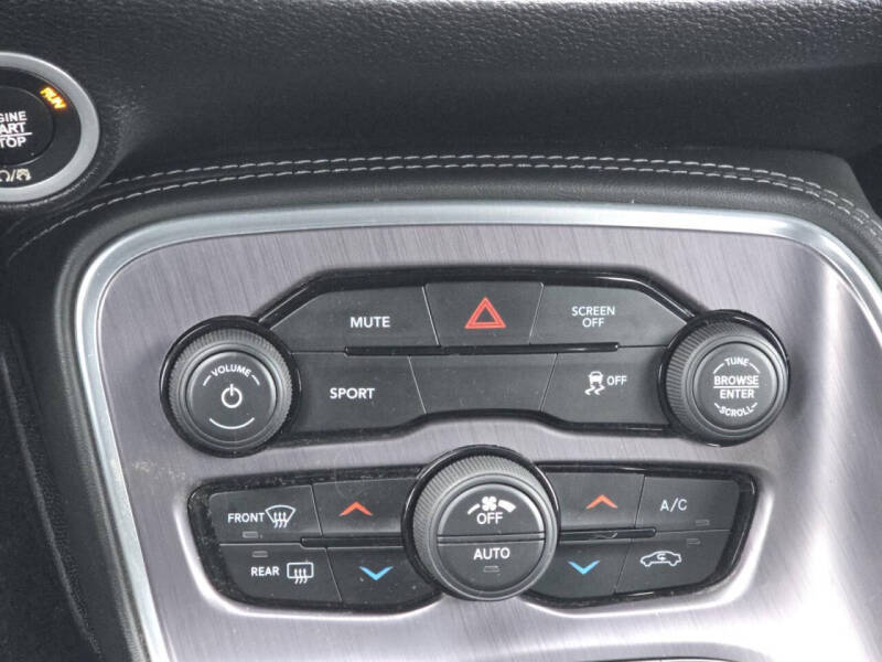 2017 Dodge Challenger SXT