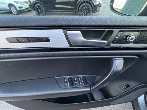 2014 Volkswagen Touareg V6 R-Line