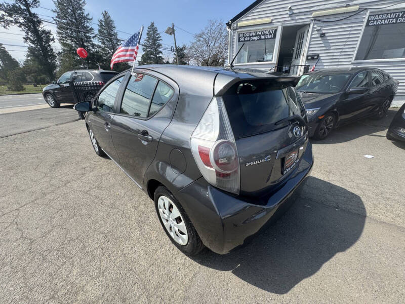 2013 Toyota Prius c Four