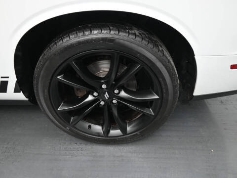 2017 Dodge Challenger SXT