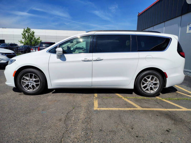 2022 Chrysler Pacifica Touring L