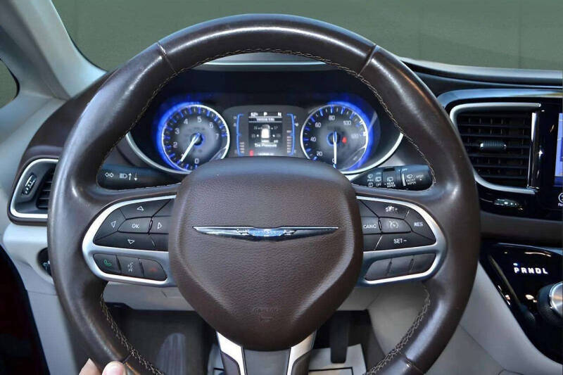 2017 Chrysler Pacifica Touring-L