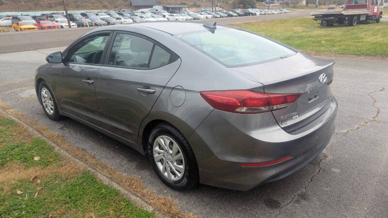2018 Hyundai Elantra SE