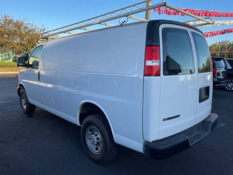 2022 Chevrolet Express 2500