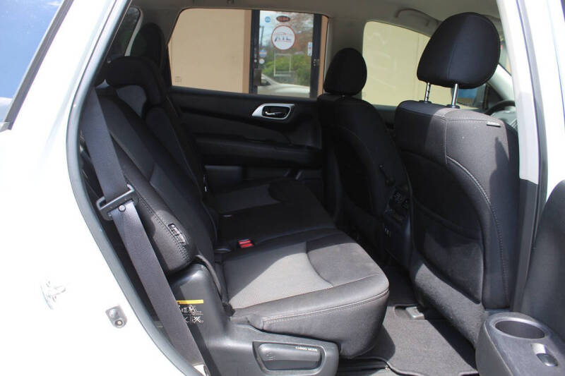 2019 Nissan Pathfinder S