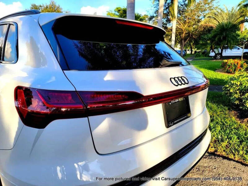 2021 Audi e-tron quattro Premium Plus