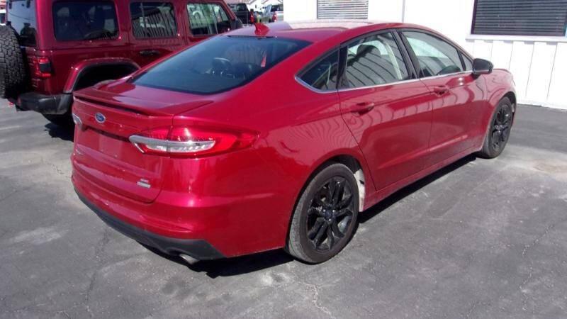 2020 Ford Fusion SE