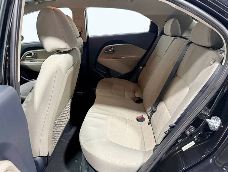 2015 Kia Rio 5-Door LX