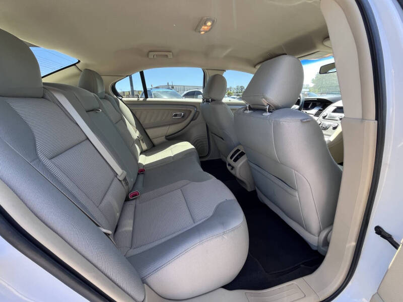 2018 Ford Taurus SEL