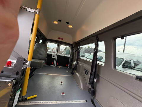 2013 Ford E-Series E-350 SD