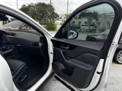 2017 Jaguar F-PACE 35t